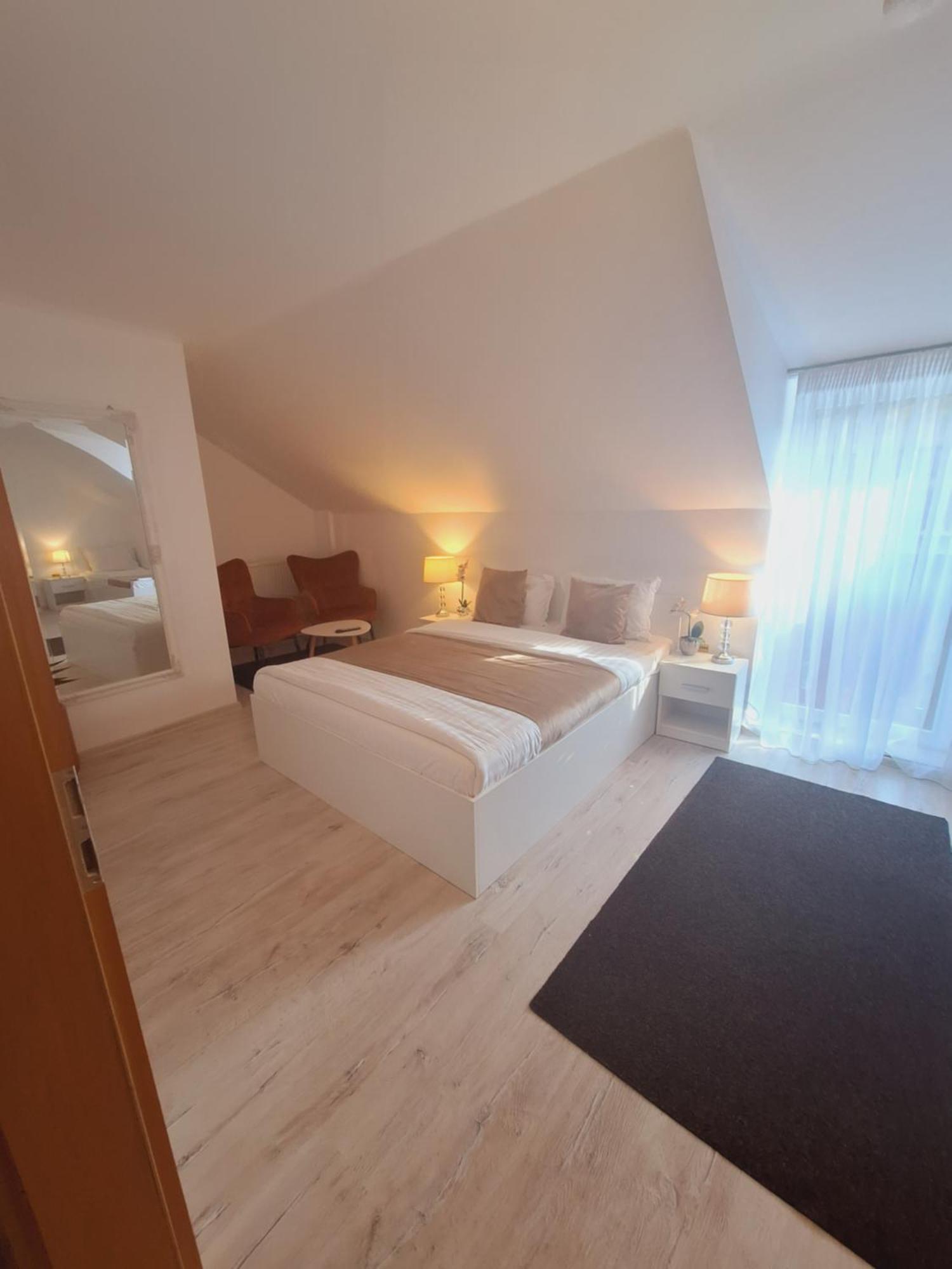Pensiunea Tinelu Brasov Săcele Rum bild