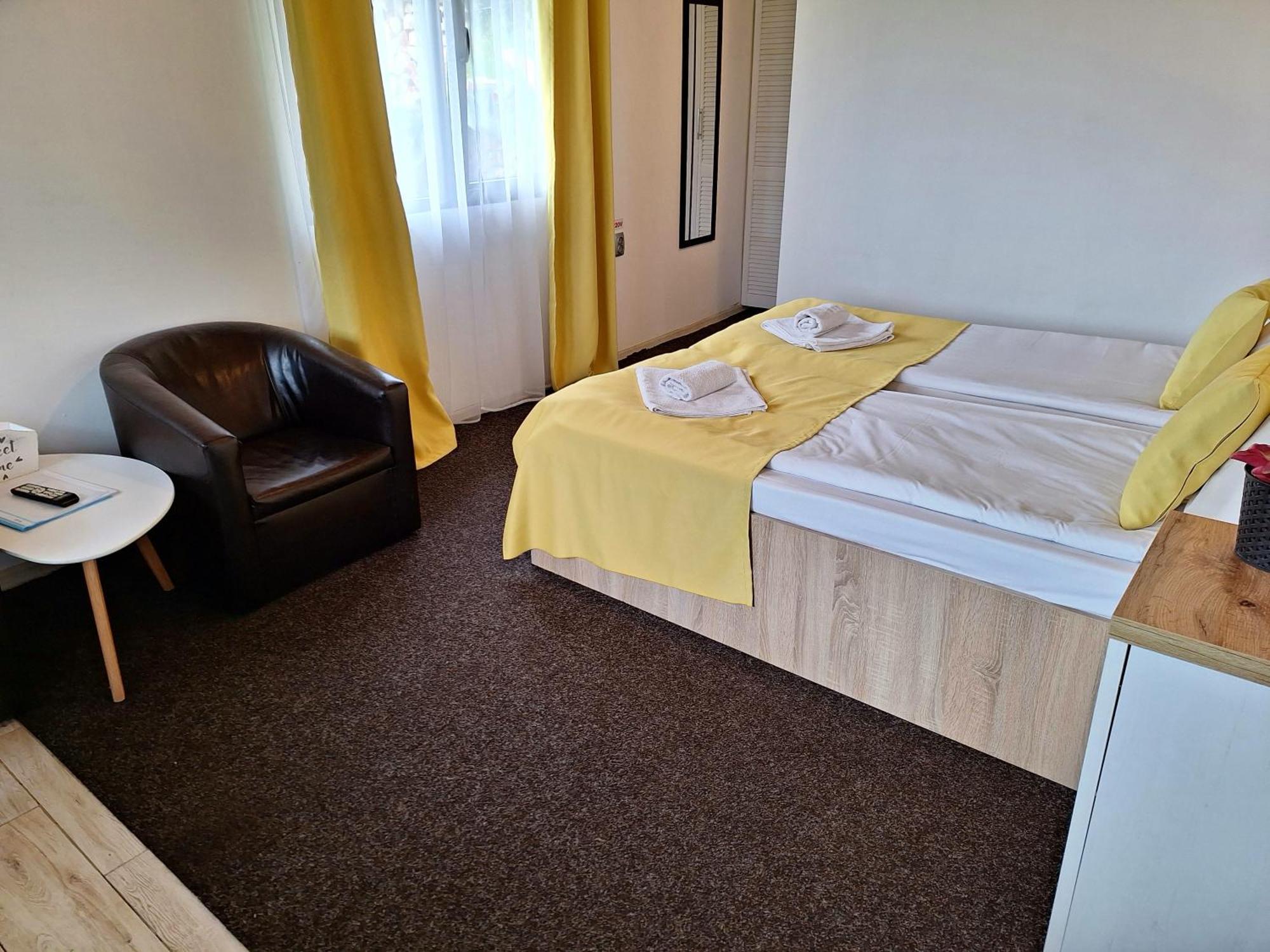 Pensiunea Tinelu Brasov Săcele Exteriör bild